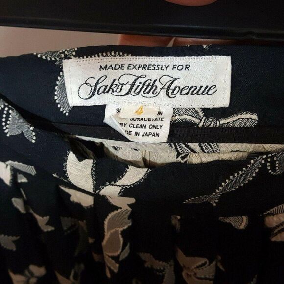 Vintage Saks Pleated Skirt Sz 4 Black w Cream Bows Saks Fifth Avenue - Picture 3 of 3